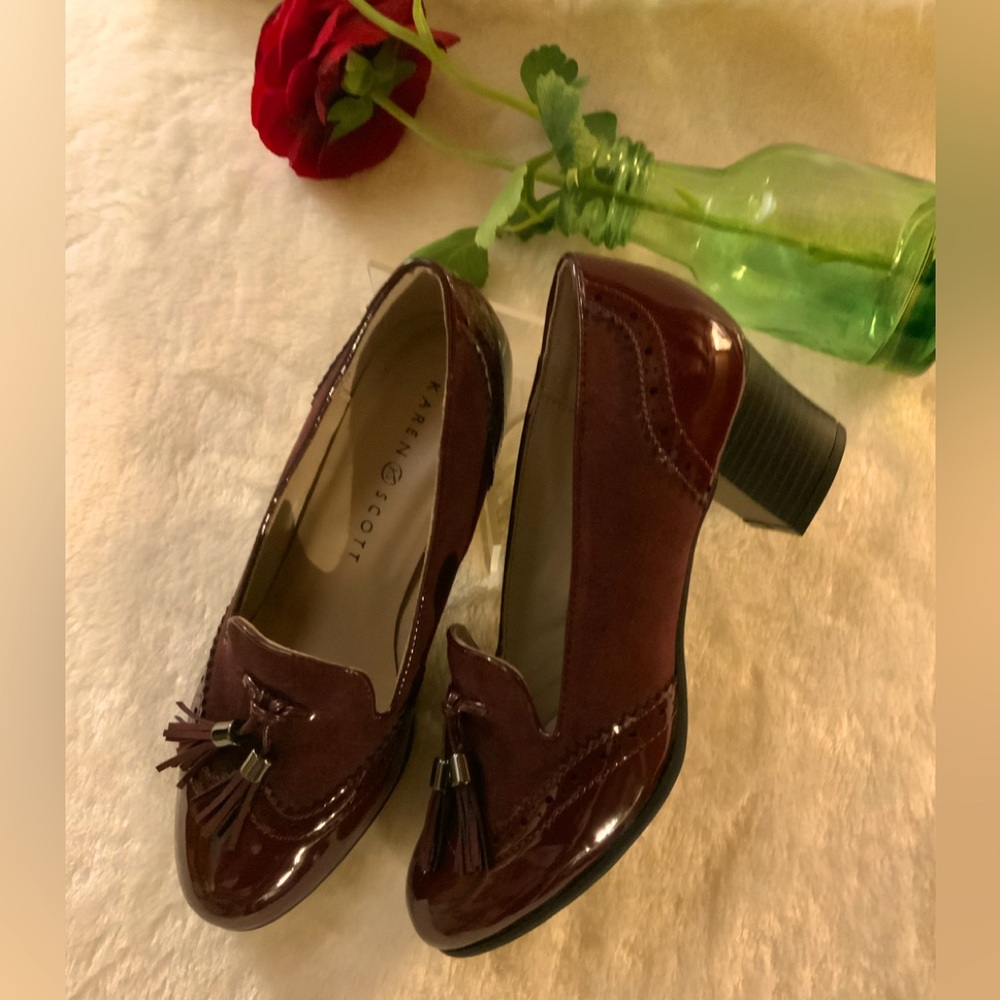 NWOT Karen Scott - Terri Wine color,heeled loafers with tassel. Sz 6